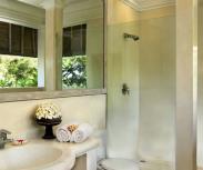 Bali Villa Atas Ombak Beach front villa bathroom